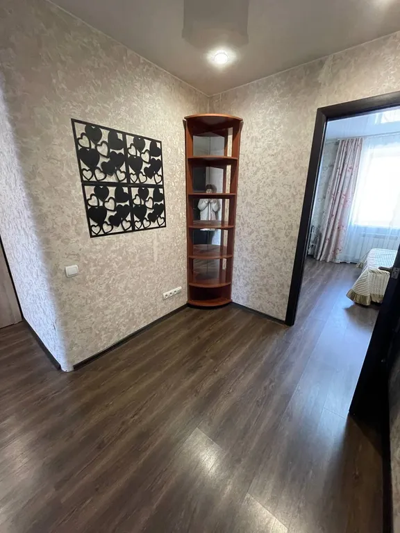 В центре Ишима, просторная 2-комнатная для командировок и семьи