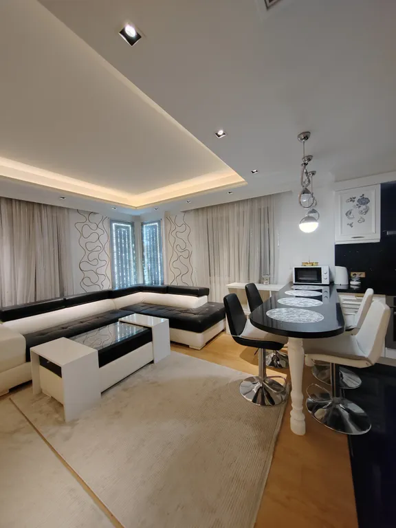 Шикарная двухкомнатная квартира со всеми удобствами