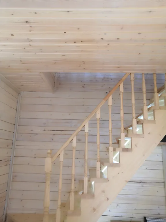 Домик с балконом