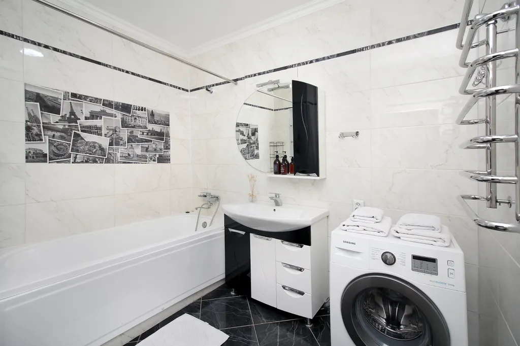 Большая трешка рядом с ТРЦ Mega Alma-Ata