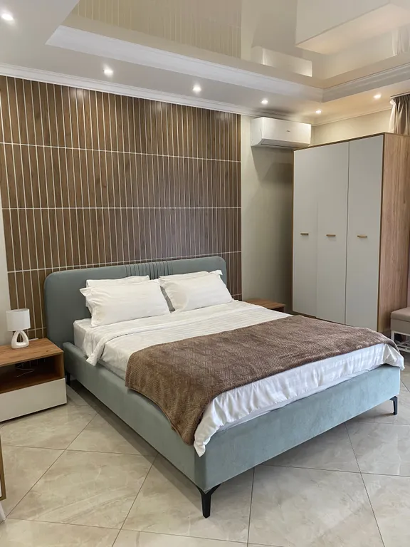 Таунхаус с крыльцом, зоной отдыха и парковкой