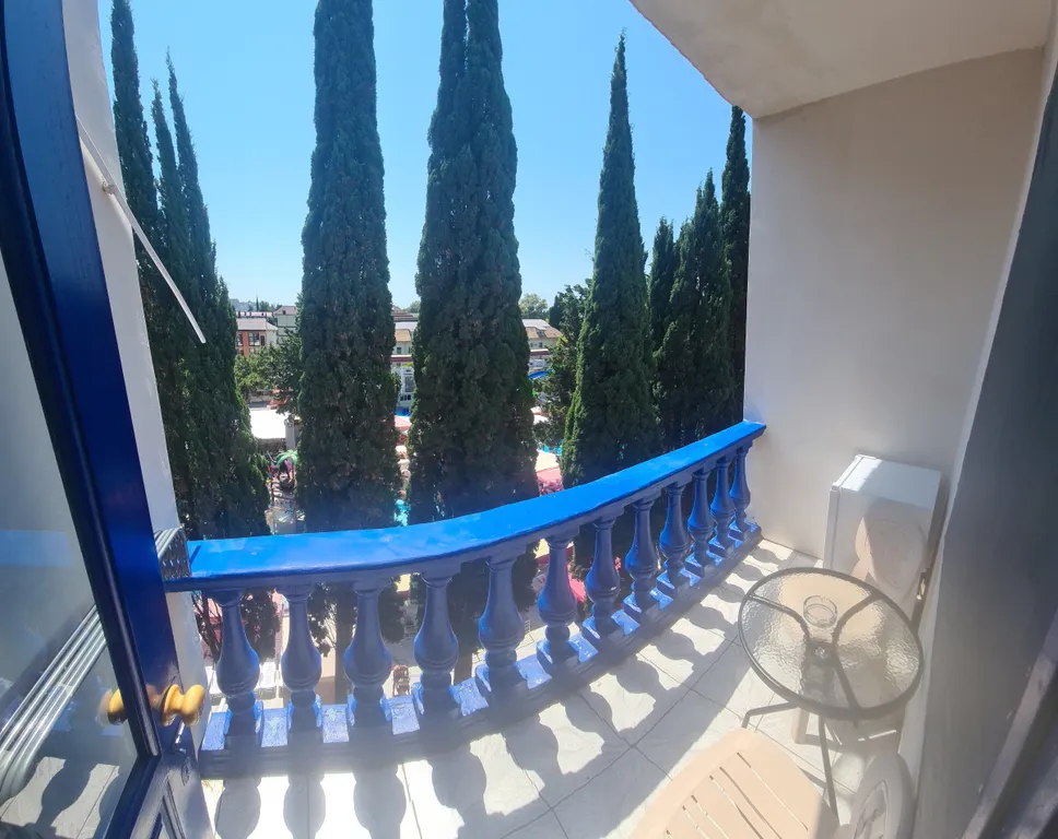 Трёхместный номер рядом с морем и аквапарком