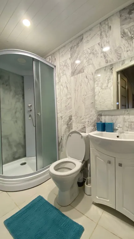 Загородный дом с 5 комнатами, зоной барбекю и баней