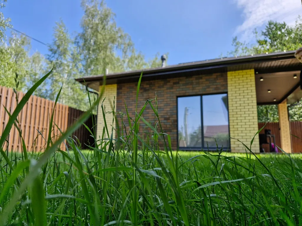 Дом с панорамными окнами в 15 минутах от центра города