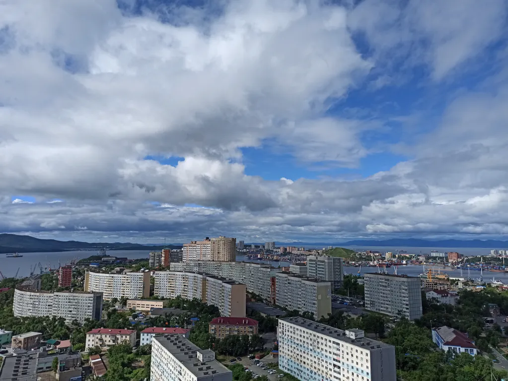 Квартира Квартира Уютная студия с шикарным видом на море и город, высокий этаж — Владивосток