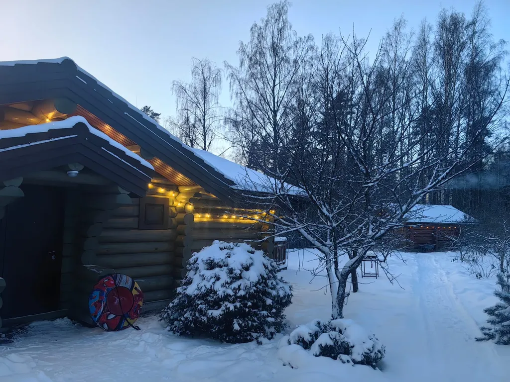 Шале и баня на 1 линии озера Красное, 2 километра от Финского залива, Пески