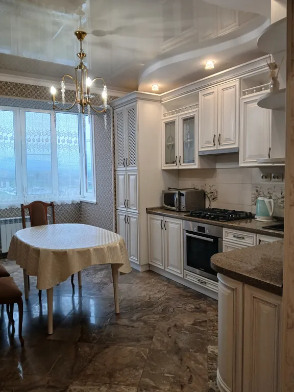 Чистая новая уютная квартира с видом на горы