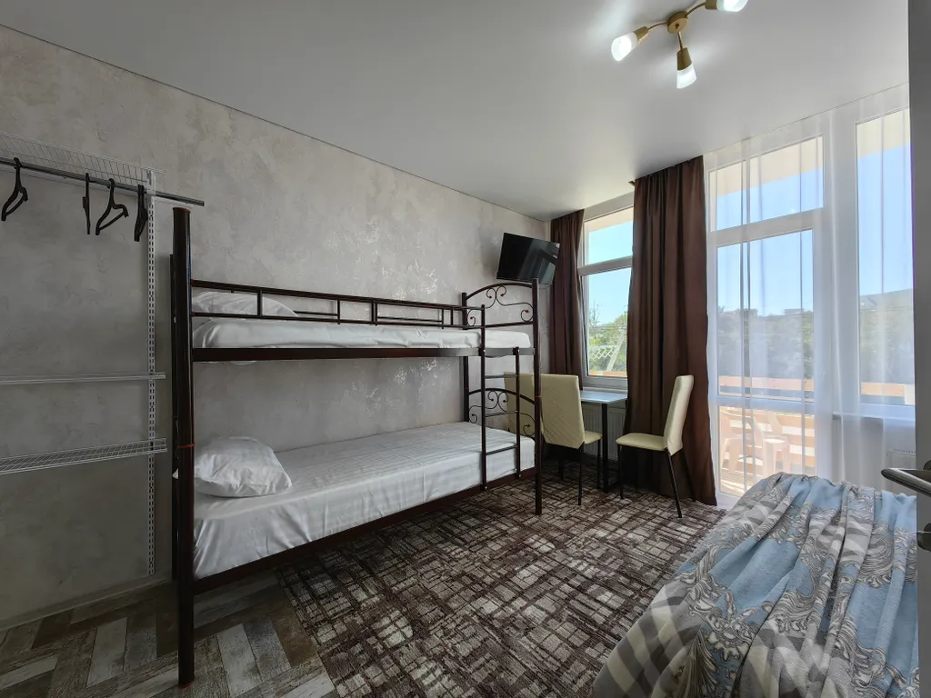 Квартира Квартира Студия с отоплением, кухней, стиралкой, балконом, парковкой, беседкой — Судак