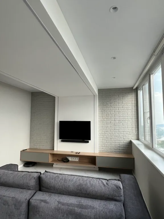 Апартамент с дизайнерским ремонтом с роскошным видом на Русский мост