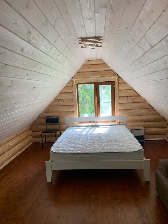 Дом семейный на озере в сосновом бору