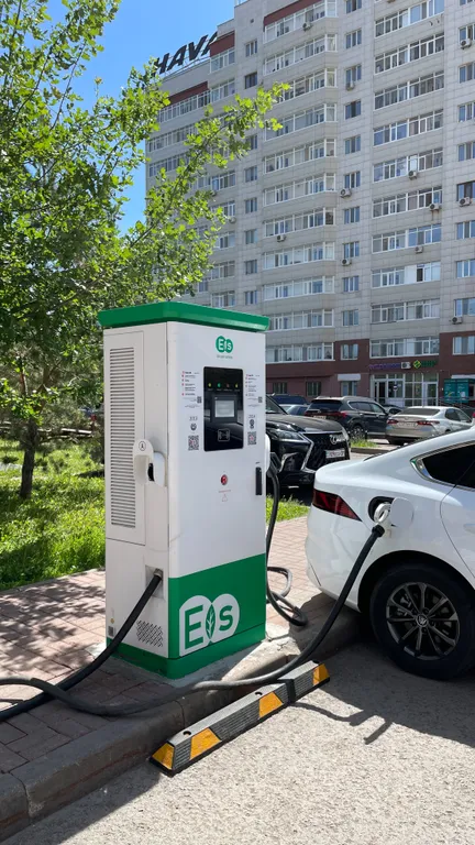 2-комнатная с видом на город возле набережной в старом центре Астаны