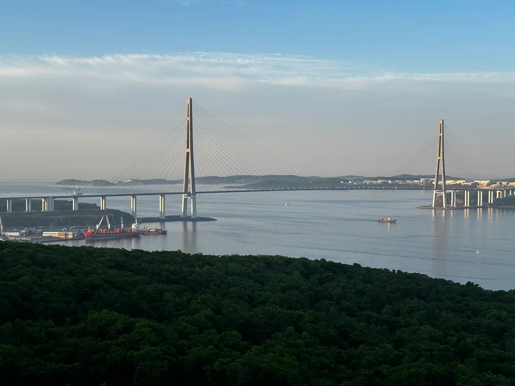 Квартира Шикарная квартира с видом на море и мост в бухте Улисс — Владивосток