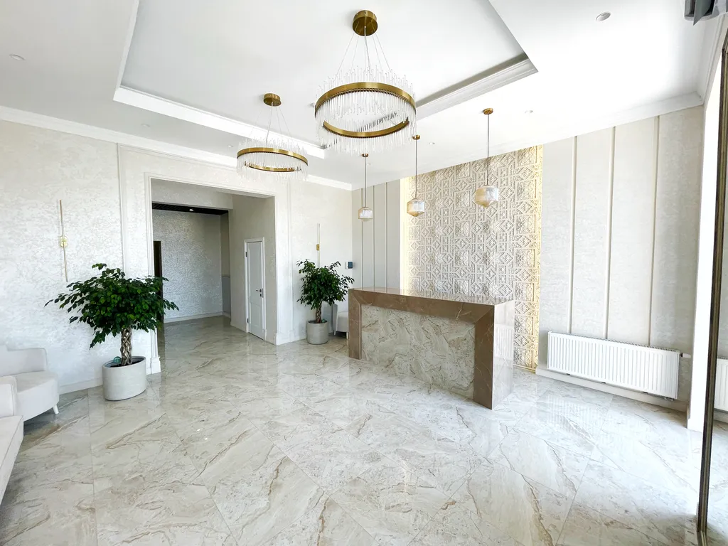 Шикарная квартира с панорамным видом и бассейном