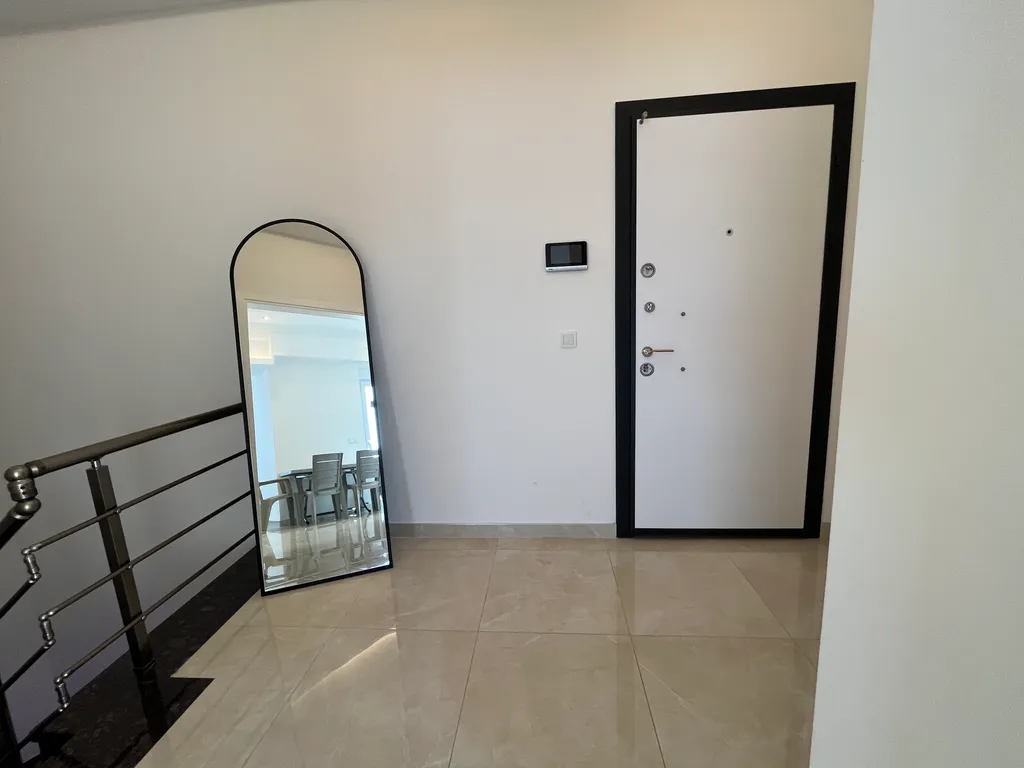 Просторная 2-этажная квартира с видом на море 10 минут от пляжа