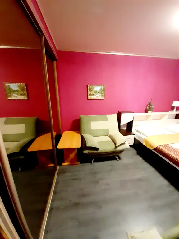 Однокомнатная квартира с балконом и видом на город и залив, 24 часа