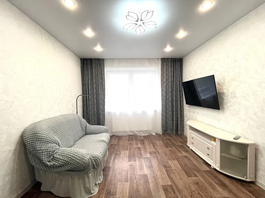 Квартира Светлая однокомнатная квартира в уютном районе города — Великий Новгород