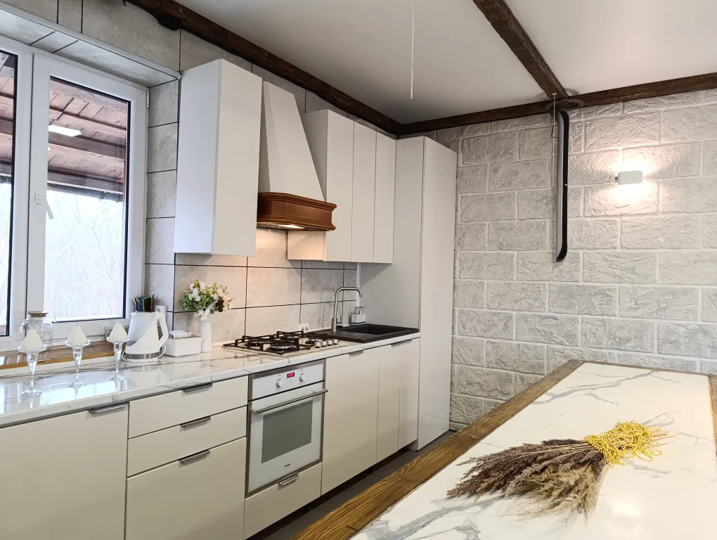 Уютный дом с баней рядом с заливом, карьером, голубыми озерами и сосновым лесом