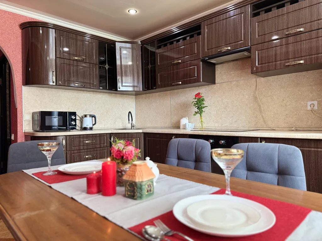 Большая квартира у Мамаева Кургана 3 лоджии