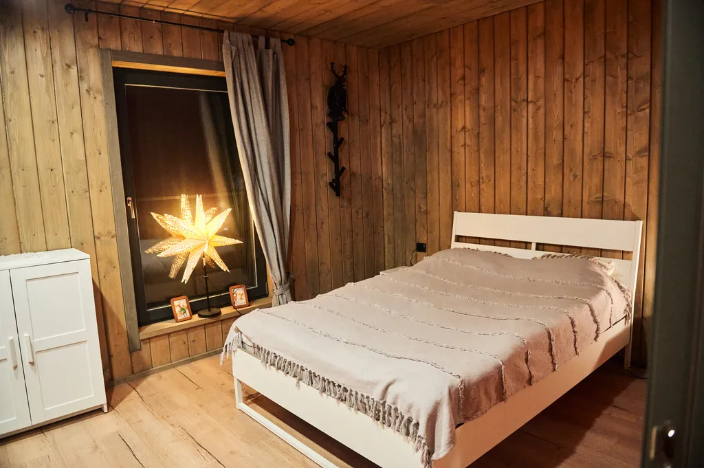 Коттедж Коттедж на берегу реки — Хотнежа