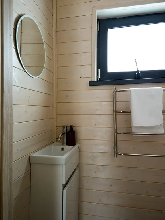 Дом у реки с баней