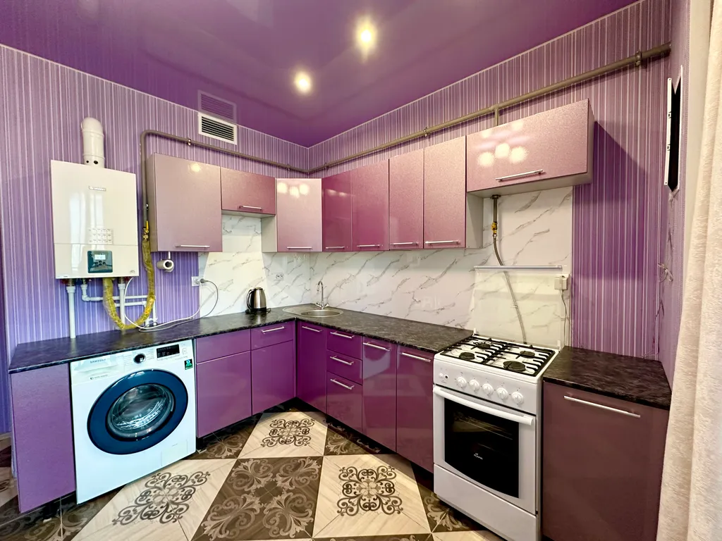 Большая однушка около Глобуса