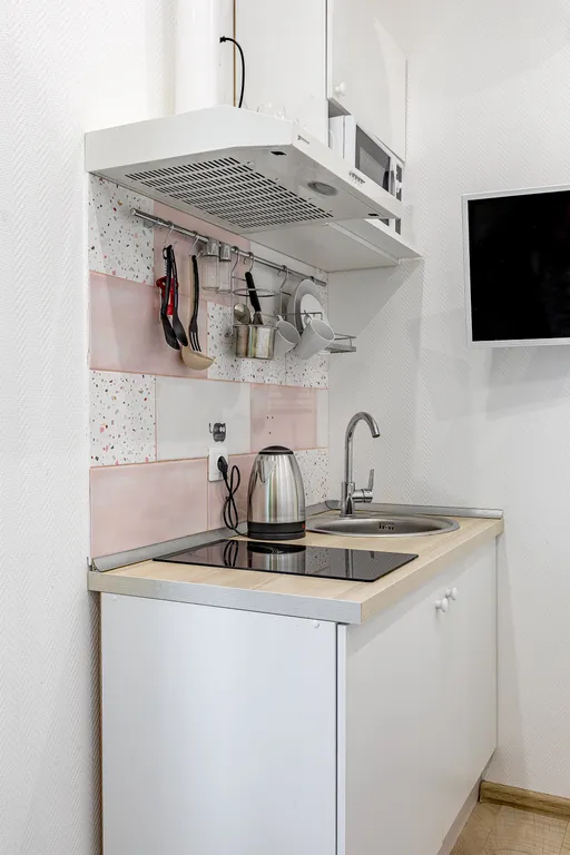 Уютная и светлая студия с балконом