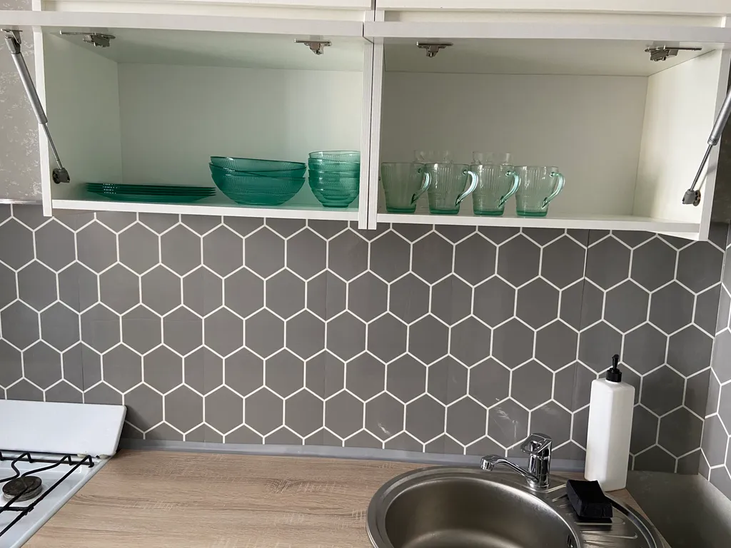 Просторная изумрудная квартирка