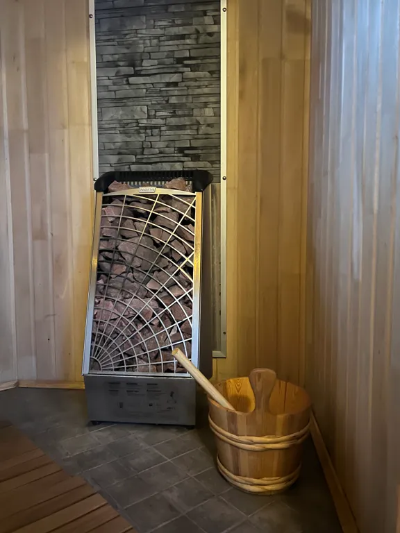 Уютный дом на берегу