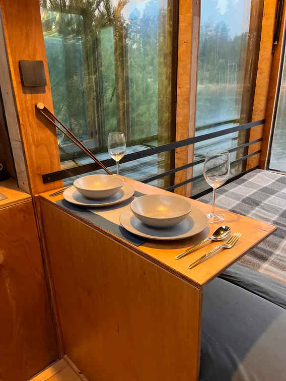 Домик на озере