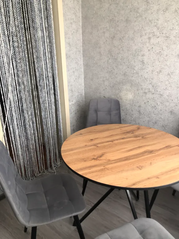 Просторная чистая светлая после ремонта 4-х комнатная квартира