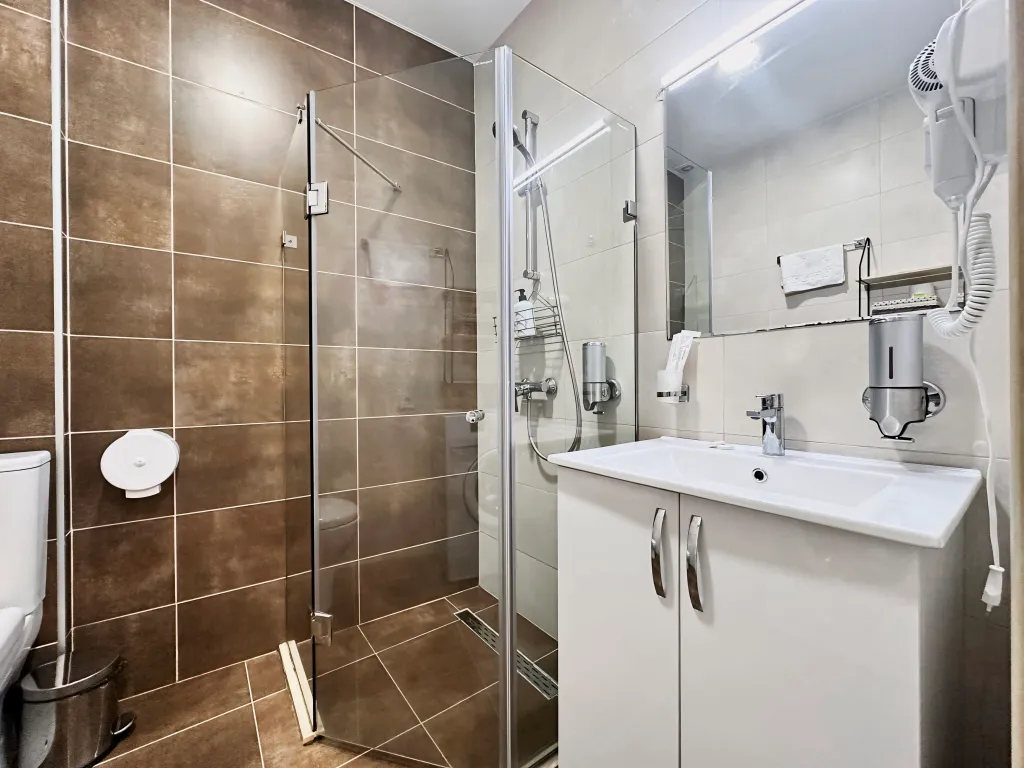 Квартира Студия с двумя кроватями, бассейн + парковка, white sails — Батуми