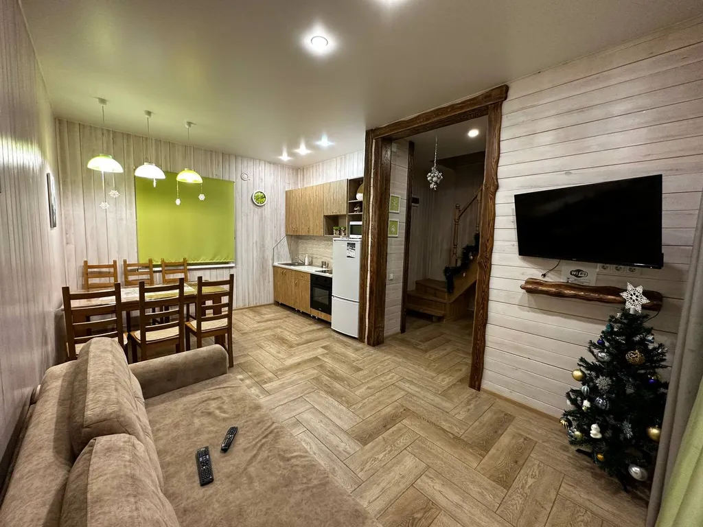 Коттедж Гостевой двор Дом в кедрах — Шерегеш