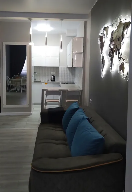 Светлая и уютная квартира с 3 комнатами, 7 минут от моря