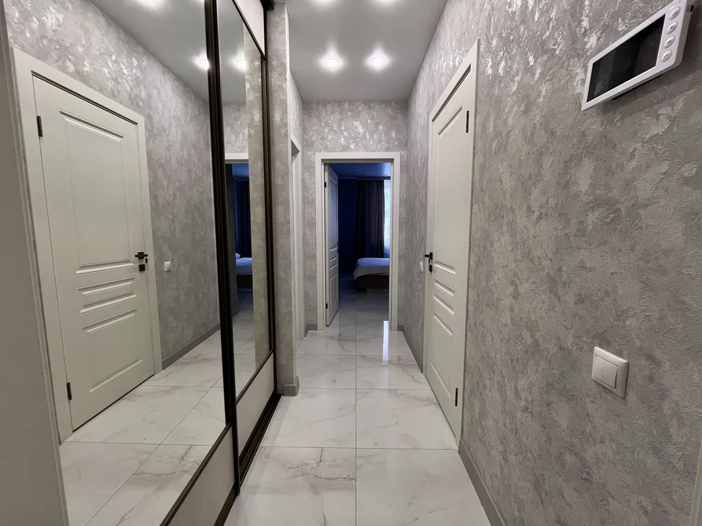 Просторная квартира со стильным интерьером и уютной атмосферой