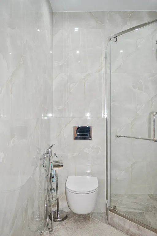 Элитная евродвушка с дизайнерским ремонтом на берегу реки Волга