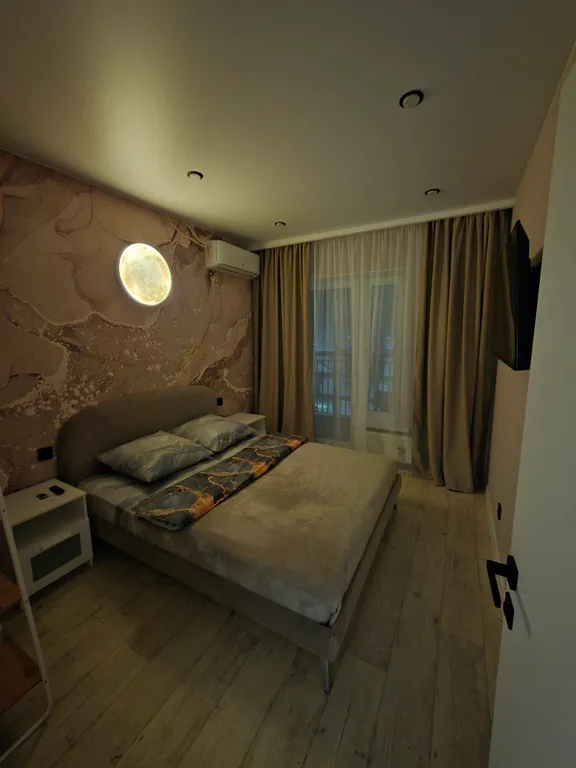 Дизайнерская квартира с посудомоечной машиной и в 10 минутах от центра