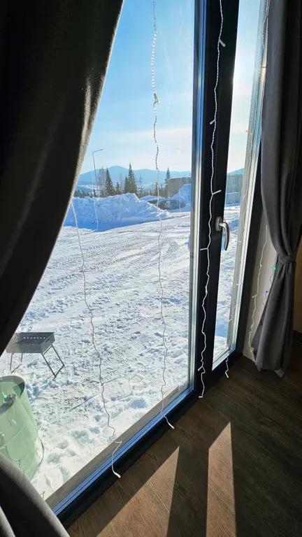 Далеко и надолго