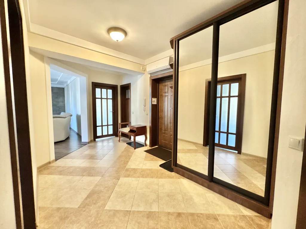 Апартамент на пешеходной улице