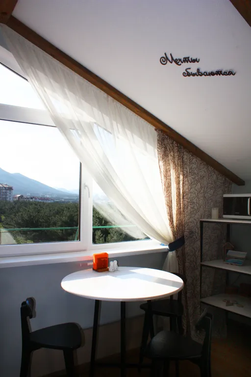 Квартира Квартира с потрясающим видом на горы и море, до набережной 600 метров — Геленджик