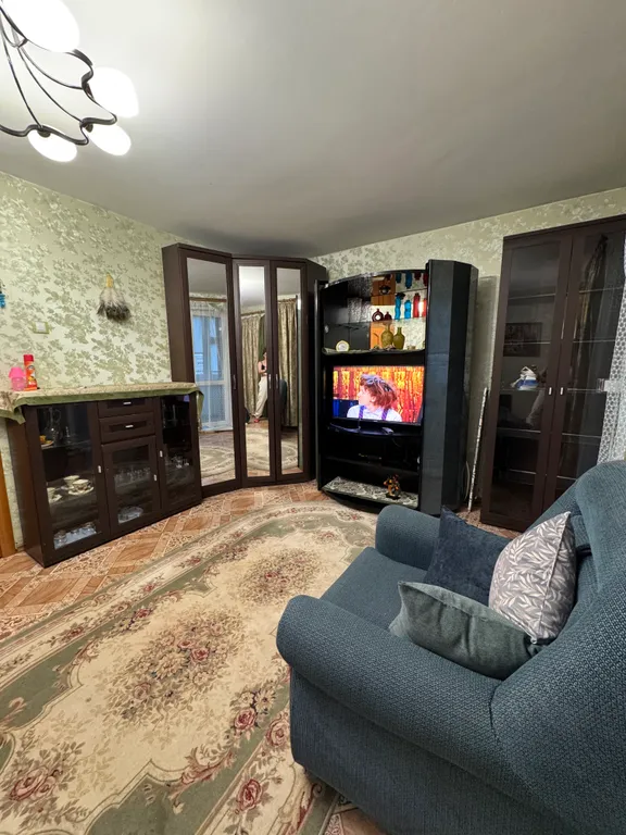 В тихом дворике с утепленной лоджией