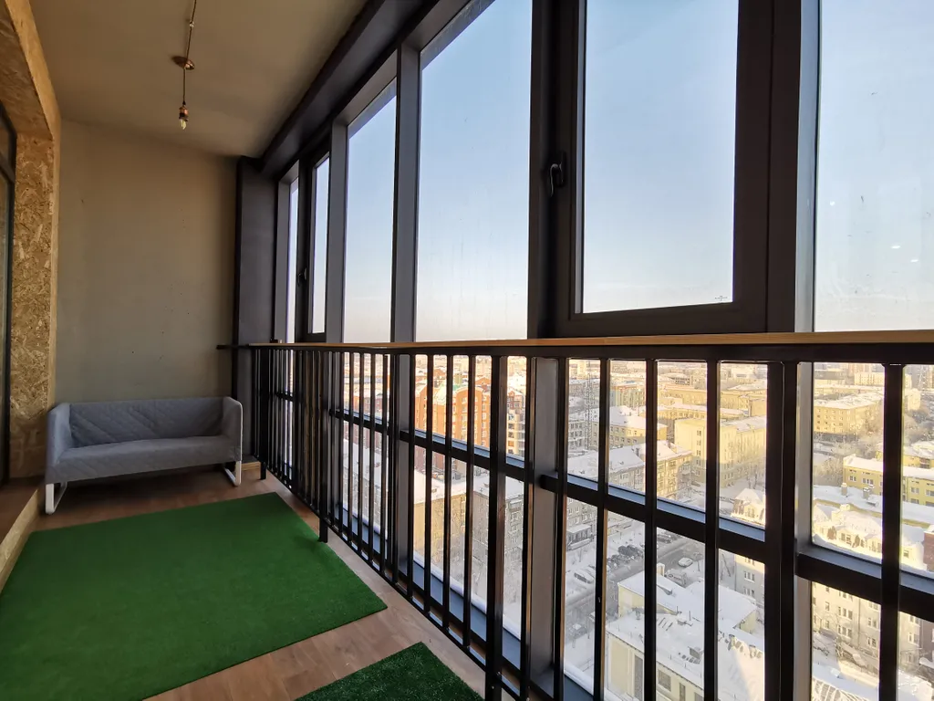 Квартира в люкс доме с парковкой в 10 минутах пешком от площади Ленина