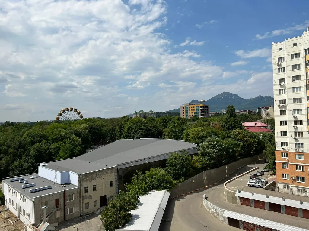 Большая и уютная трехкомнатная квартира в центре, с двумя санузлами