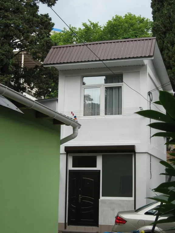 Коттедж Двухэтажный домик около набережной Ялты и Приморского пляжа — Ялта