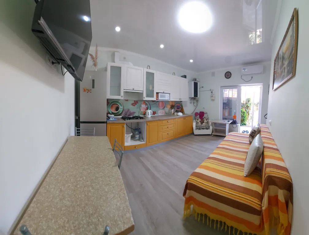 Квартира 2-комнатная Квартира — Евпатория