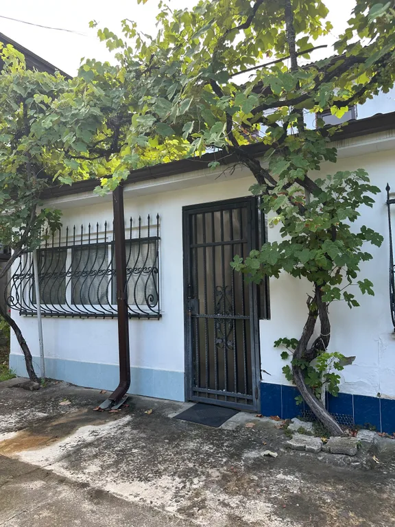 Коттедж Уютный дом в центре города — Сухум