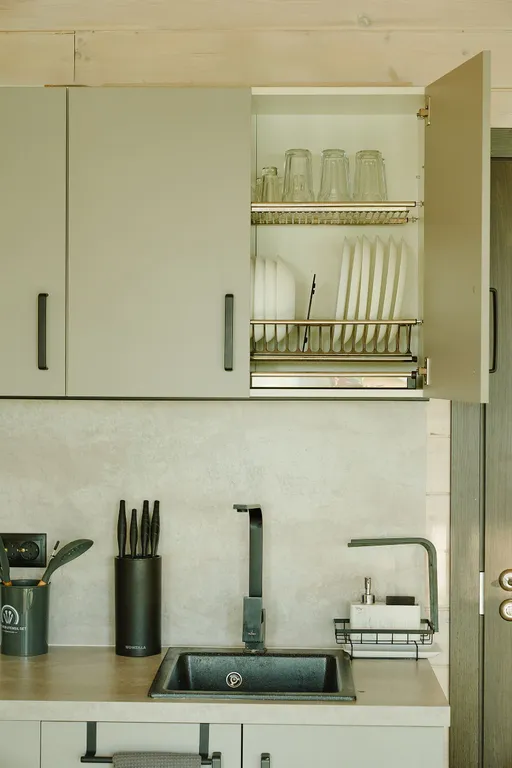 Уютный дом на берегу озера