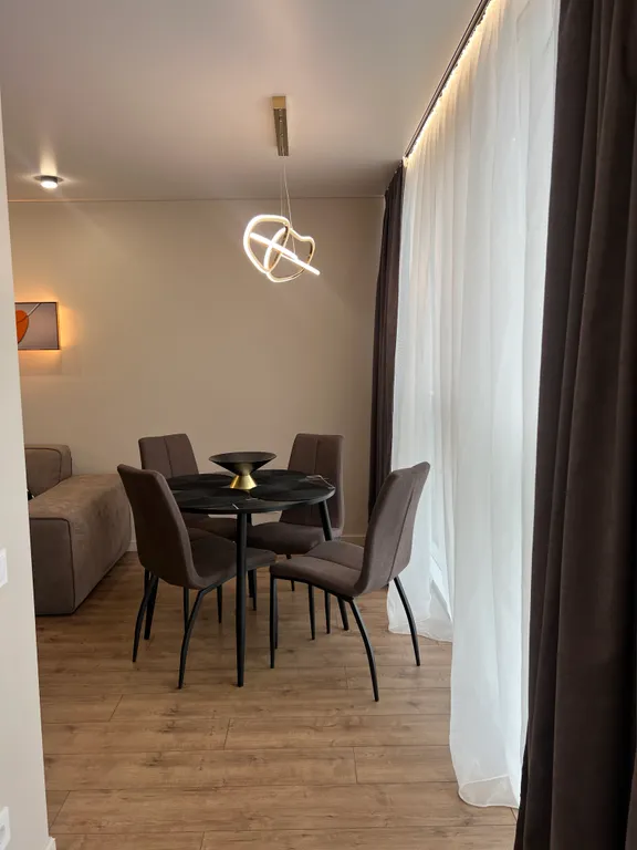 Комфортабельная трёхкомнатная квартира с шикарной территорией