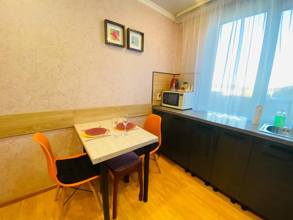 2-х комнатная квартира в Октябрьском районе, с балконом