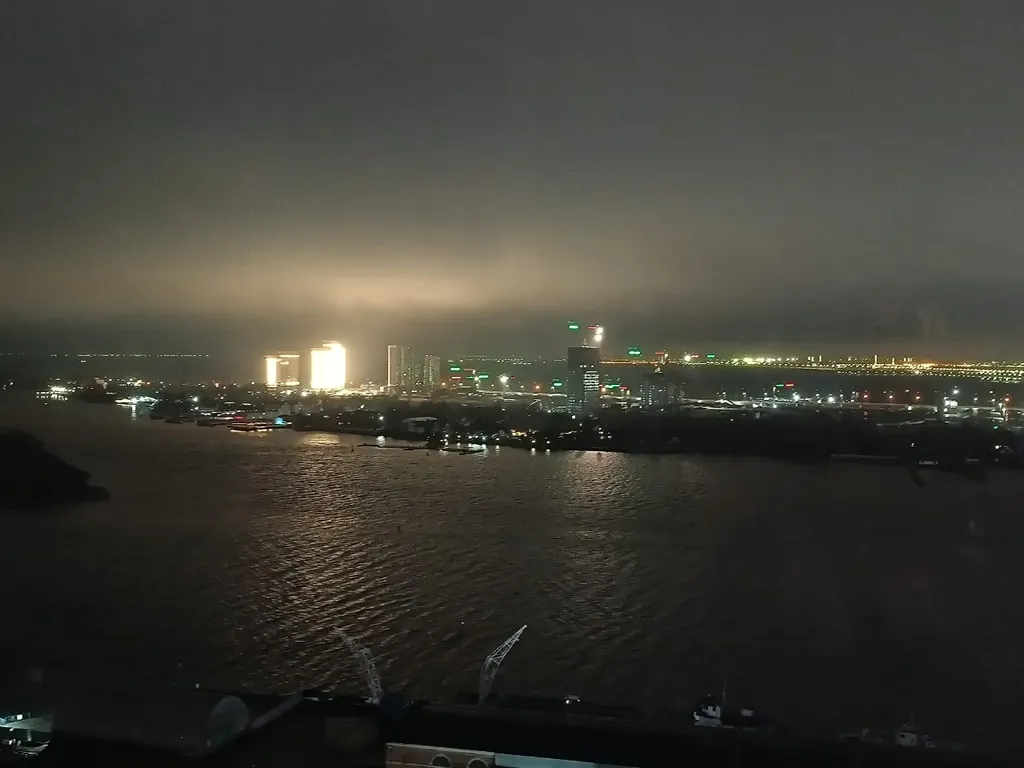 Евро2 лофт на Державинском с видом на восход солнца