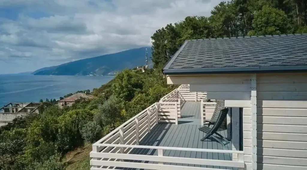 Коттедж Четырёхместный номер с видом на море — Гагра